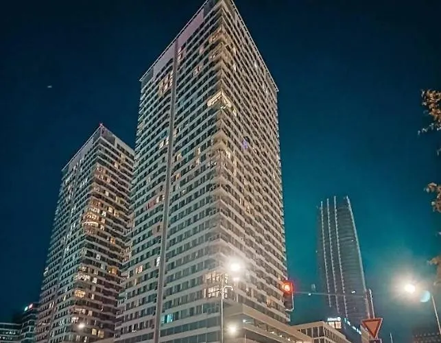 Skau Panorama Family & Business Apartment City View Free Parking
